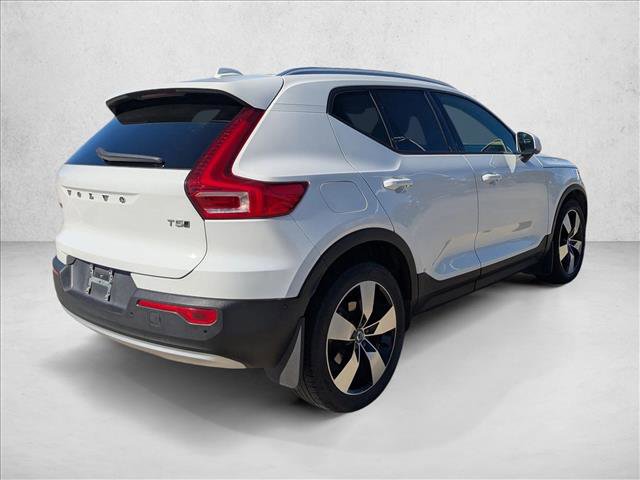 Used 2019 Volvo XC40 T5 Momentum image 5