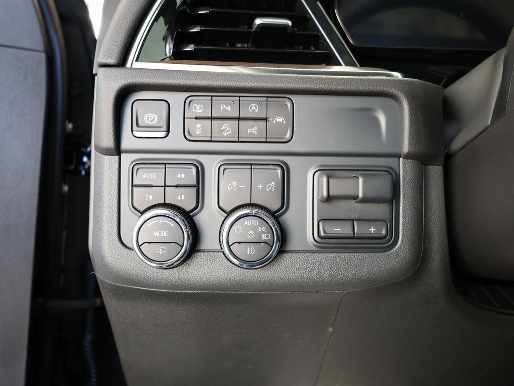 New 2025 Chevrolet Suburban High Country image 14
