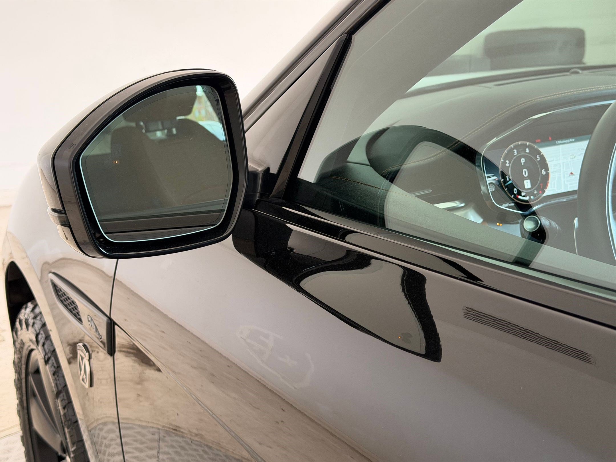 Used 2024 Jaguar F-PACE R-Dynamic S image 23