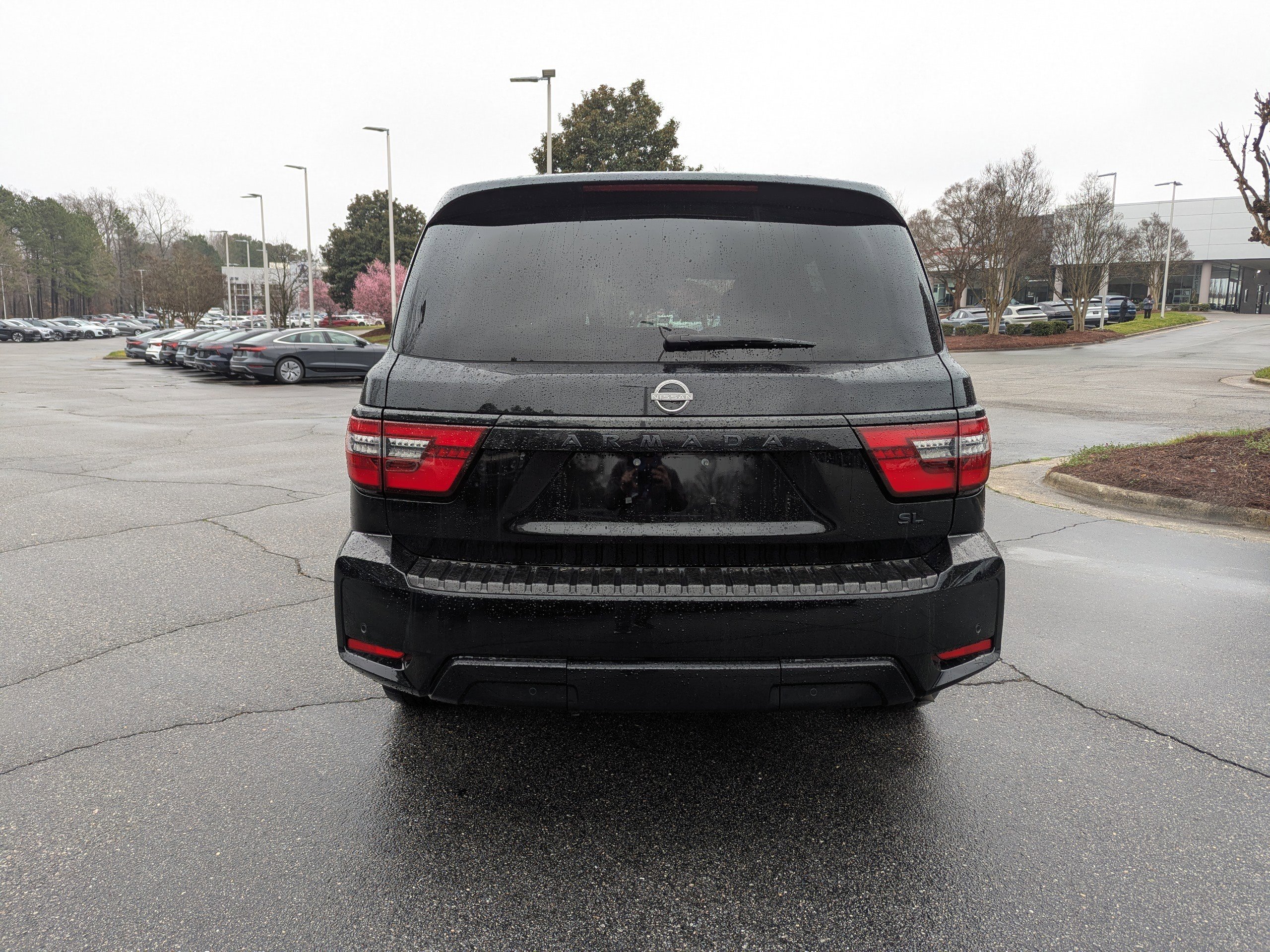 Used 2023 Nissan Armada SL w/ Midnight Edition Package image 6