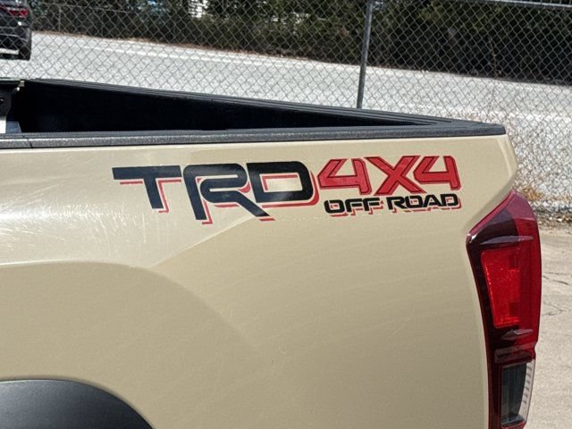 Used 2019 Toyota Tacoma TRD Off-Road AWD/4WD image 12