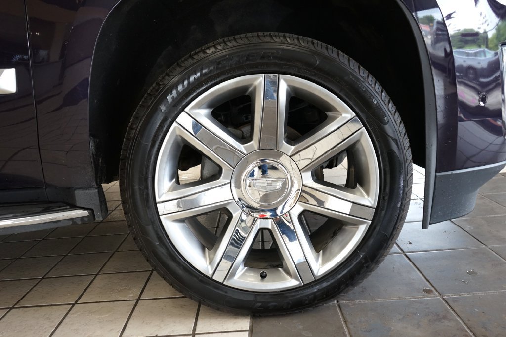 Used 2018 Cadillac Escalade Luxury AWD/4WD image 63