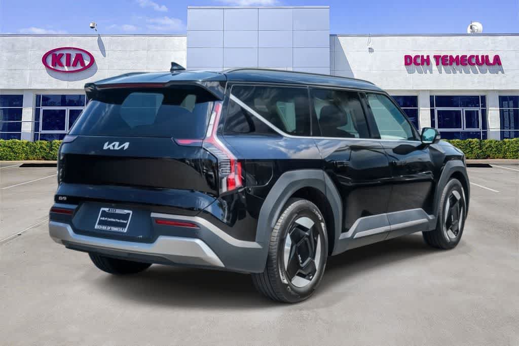 Certified 2024 Kia EV9 Wind AWD/4WD image 4
