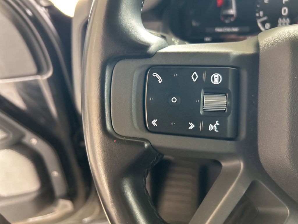 Used 2024 Land Rover Defender 130 X-Dynamic SE image 51