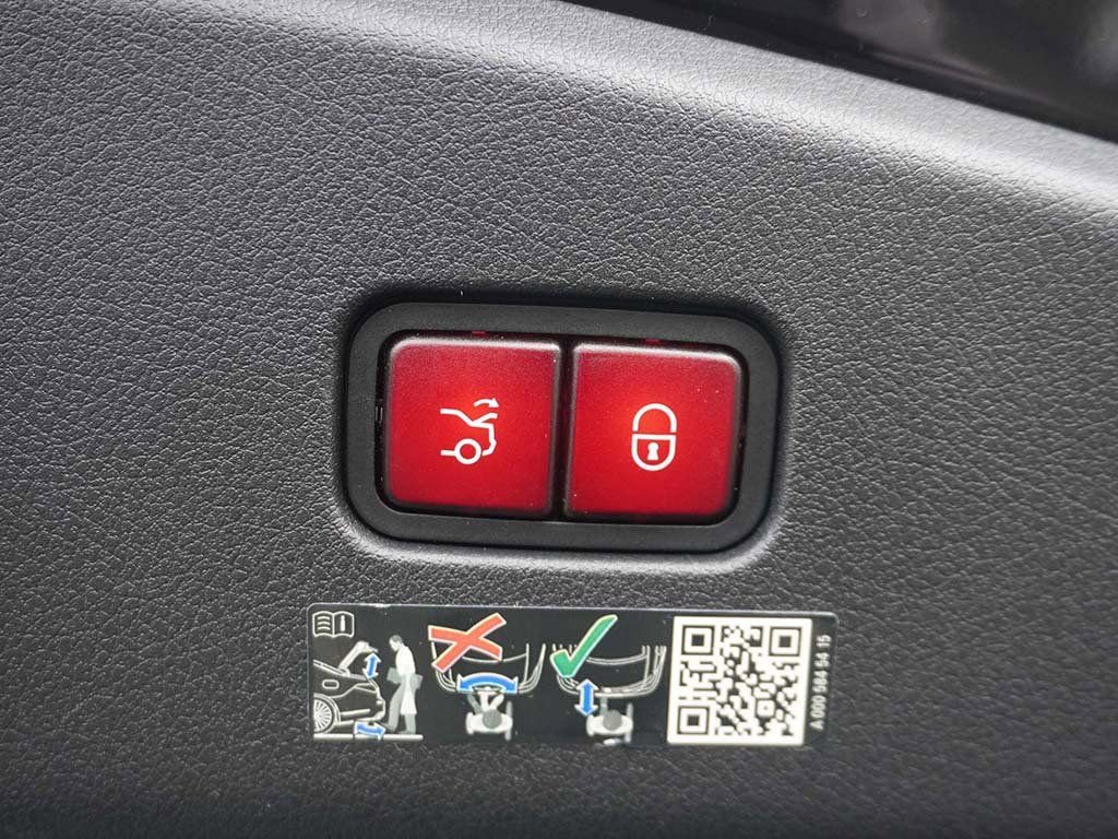 Used 2024 Mercedes-Benz CLE 300 4MATIC Coupe image 22