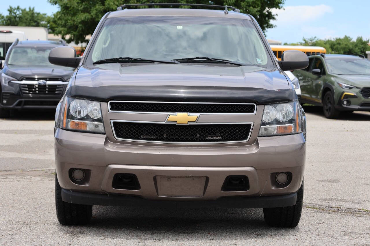 Used 2013 Chevrolet Suburban LS w/ Convenience Package 1 AWD/4WD image 5