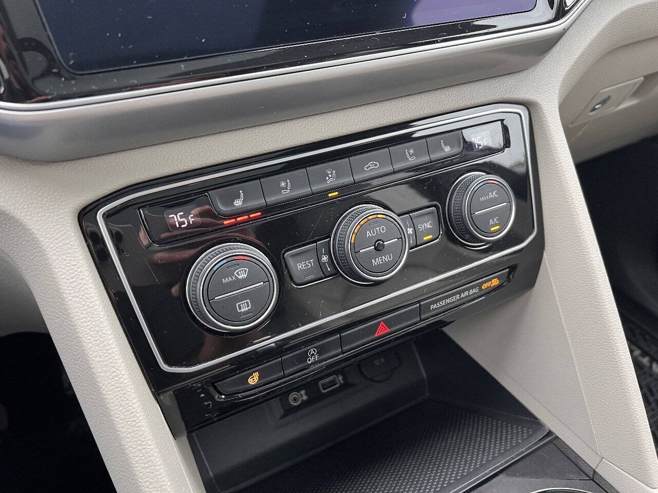 Used 2019 Volkswagen Atlas SEL Premium AWD/4WD image 23