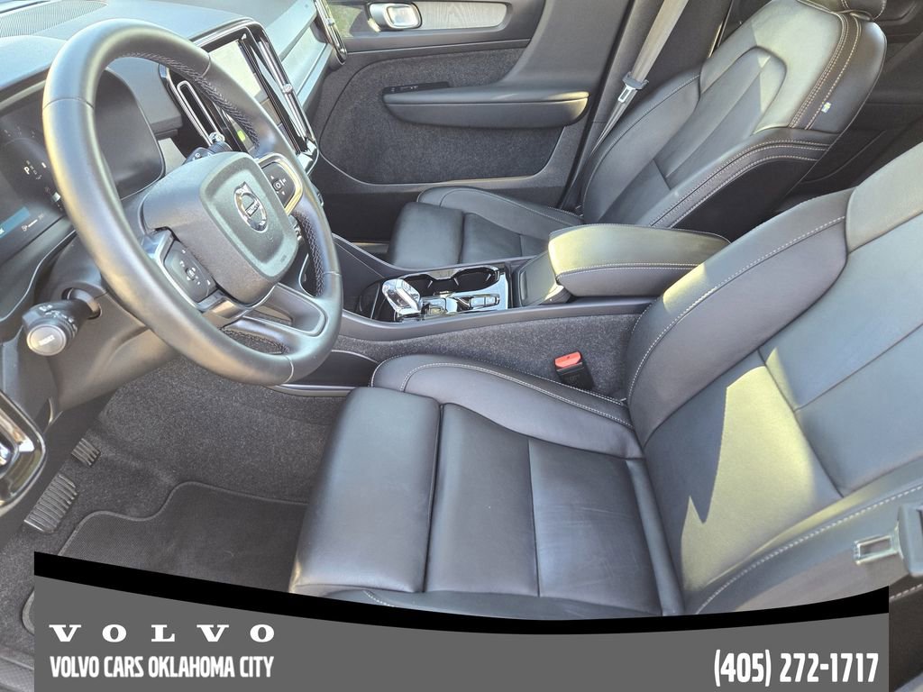 Certified 2025 Volvo XC40 B5 Plus image 12