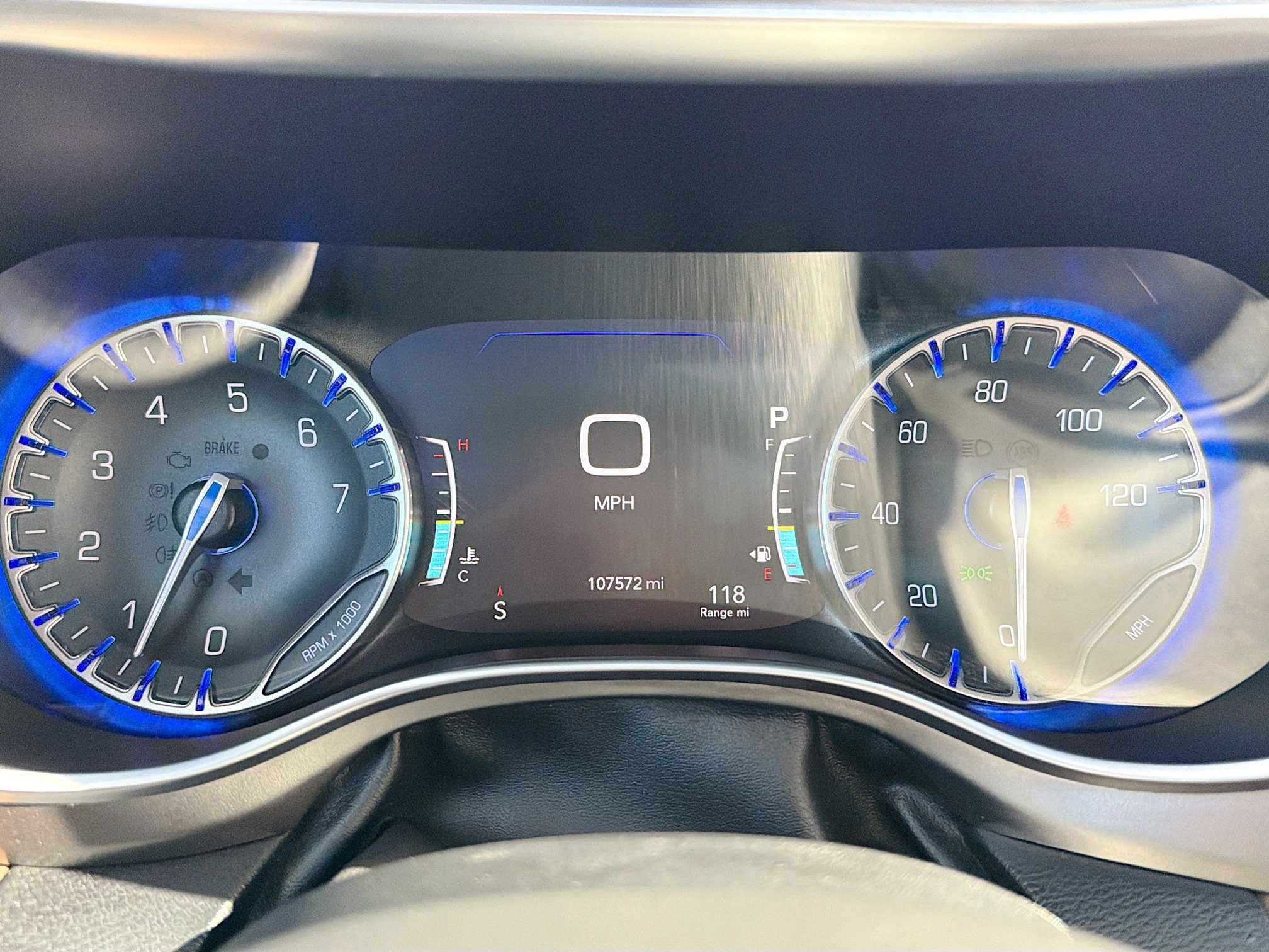Used 2017 Chrysler Pacifica Limited w/ Advanced Safetytec Group FWD image 19