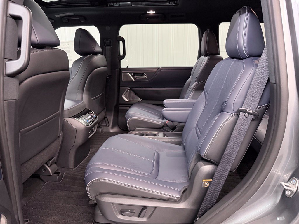 Certified 2026 INFINITI QX80 4WD w/ Sport Exterior Package image 33