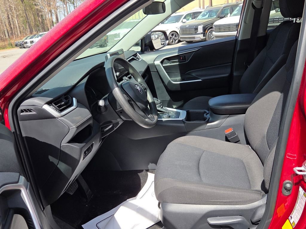 Used 2025 Toyota RAV4 LE image 5
