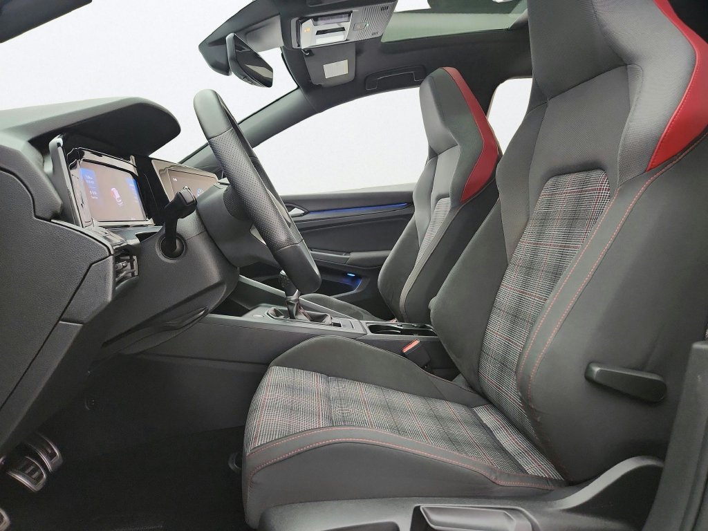 Used 2022 Volkswagen GTI SE FWD image 11