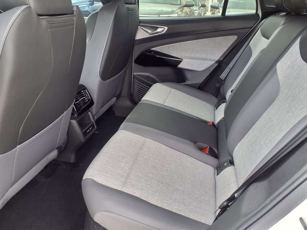 New 2025 Volkswagen ID.4 Pro RWD image 9