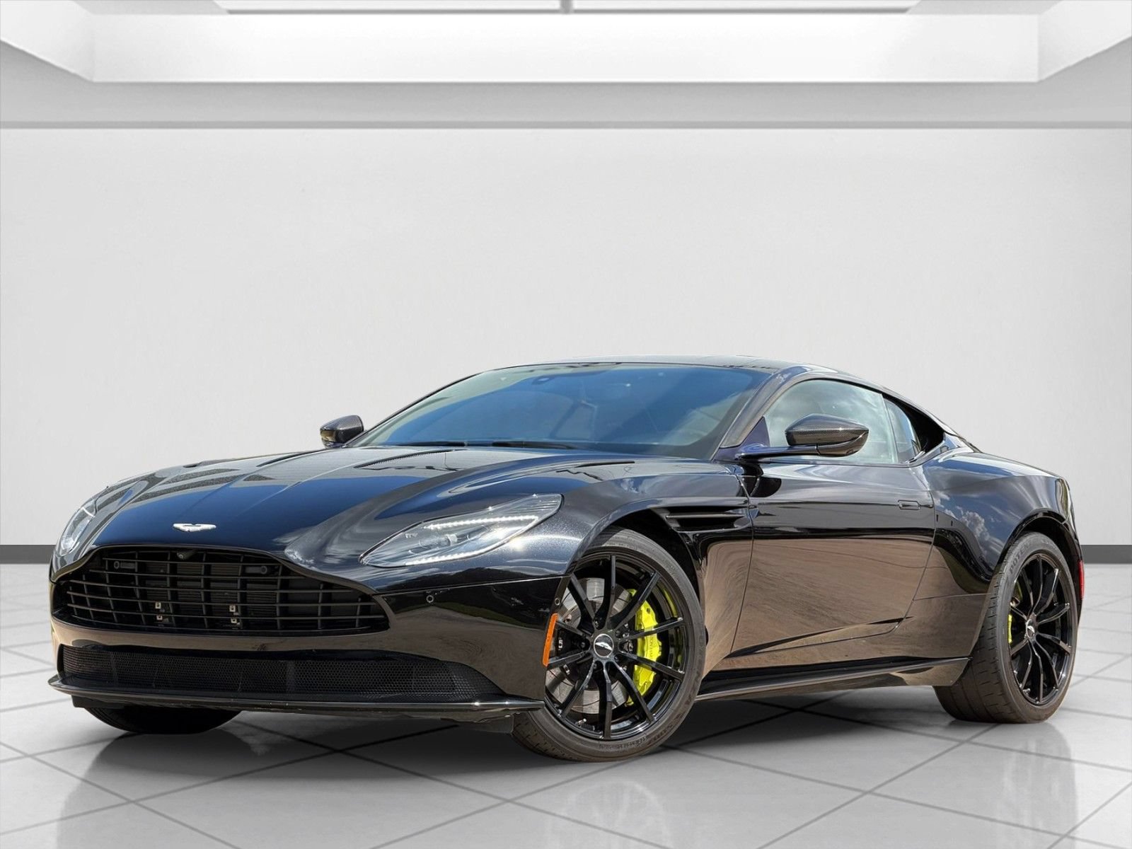 Used 2019 Aston Martin DB11 AMR RWD image 6