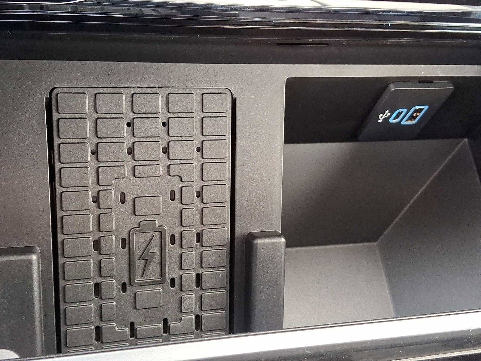 New 2026 Ford F350 Lariat w/ Black Appearance Package image 19