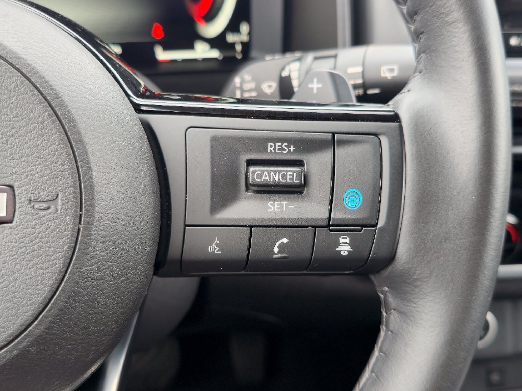 Used 2023 Nissan Rogue Platinum AWD/4WD image 21
