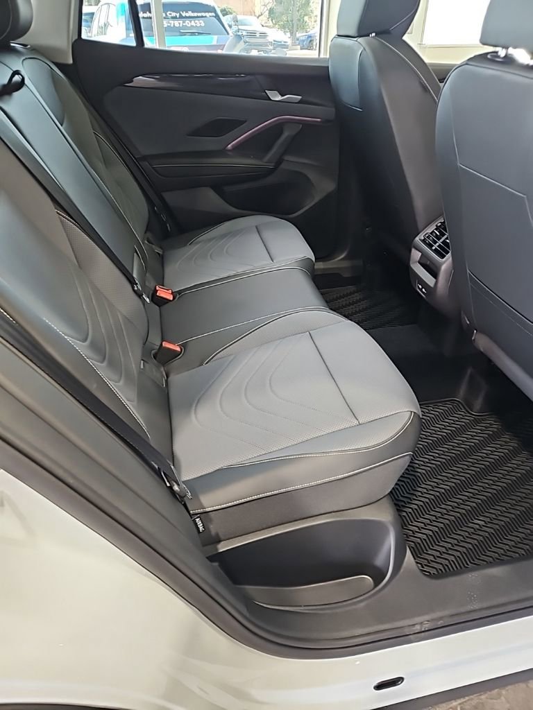 New 2026 Volkswagen Tiguan SE AWD/4WD image 17