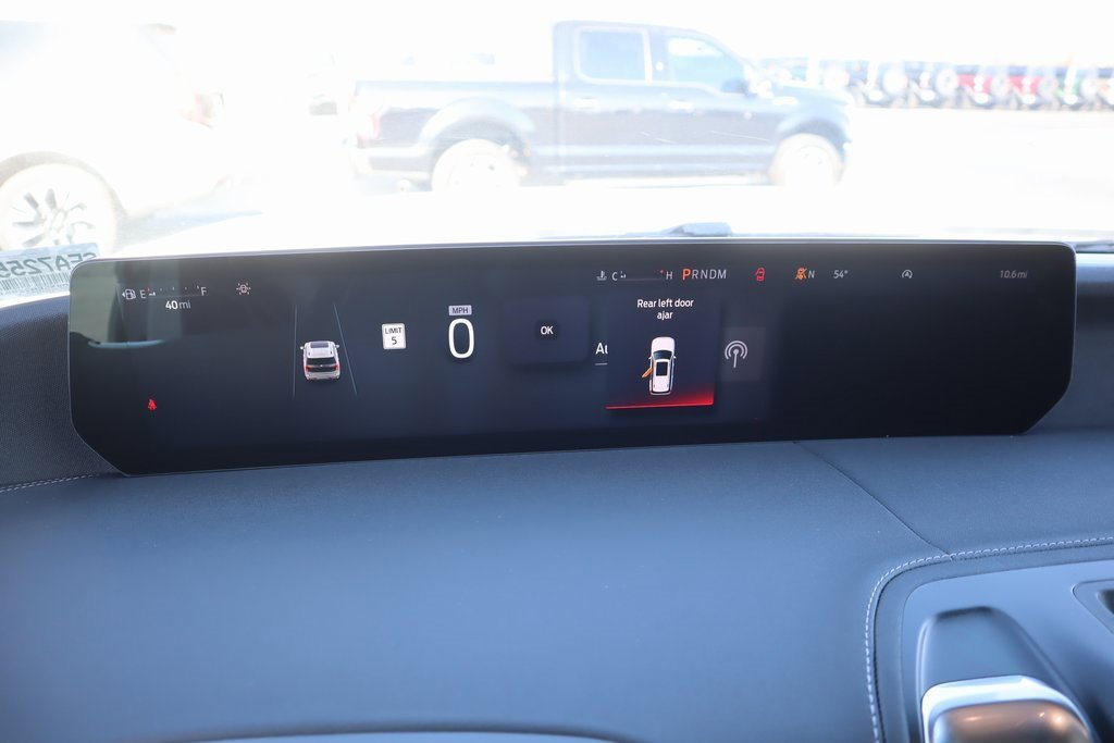 New 2025 Ford Expedition Platinum w/ Driver's Package image 4