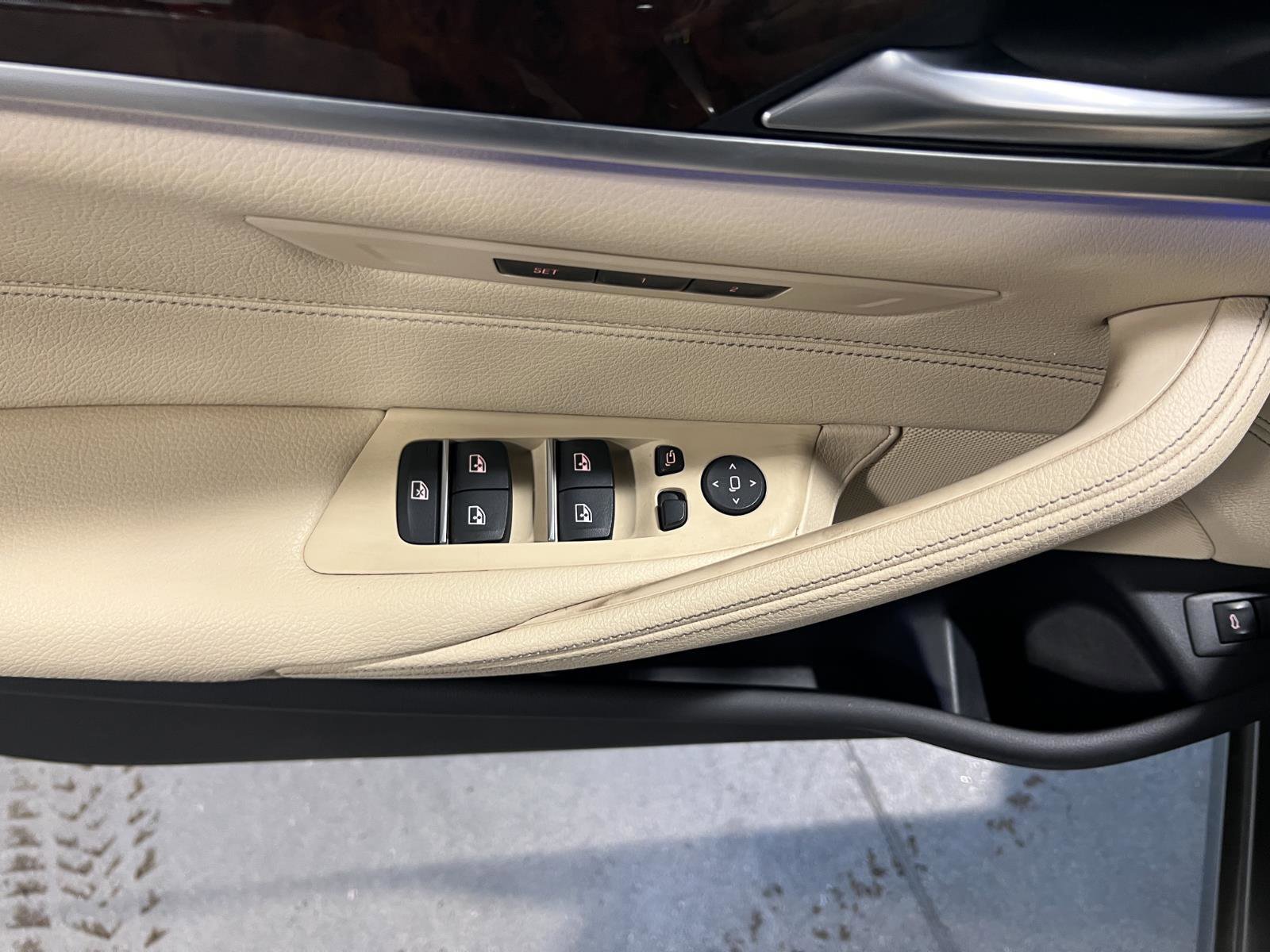 Used 2019 BMW 530e xDrive 530e xDrive iPerformance w/ Premium Package image 28