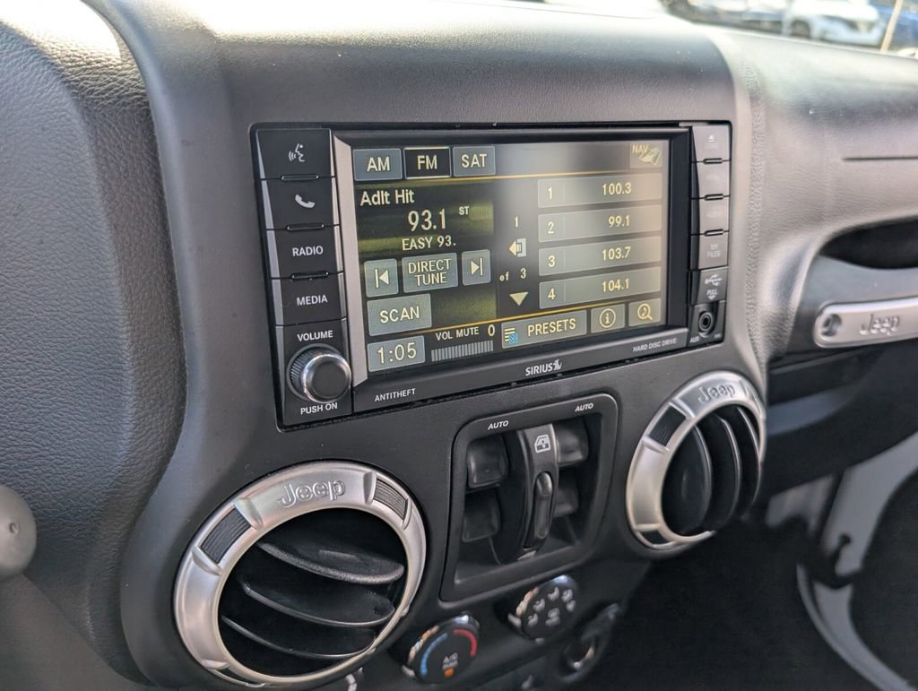 Used 2017 Jeep Wrangler Unlimited Sahara w/ Connectivity Group image 23