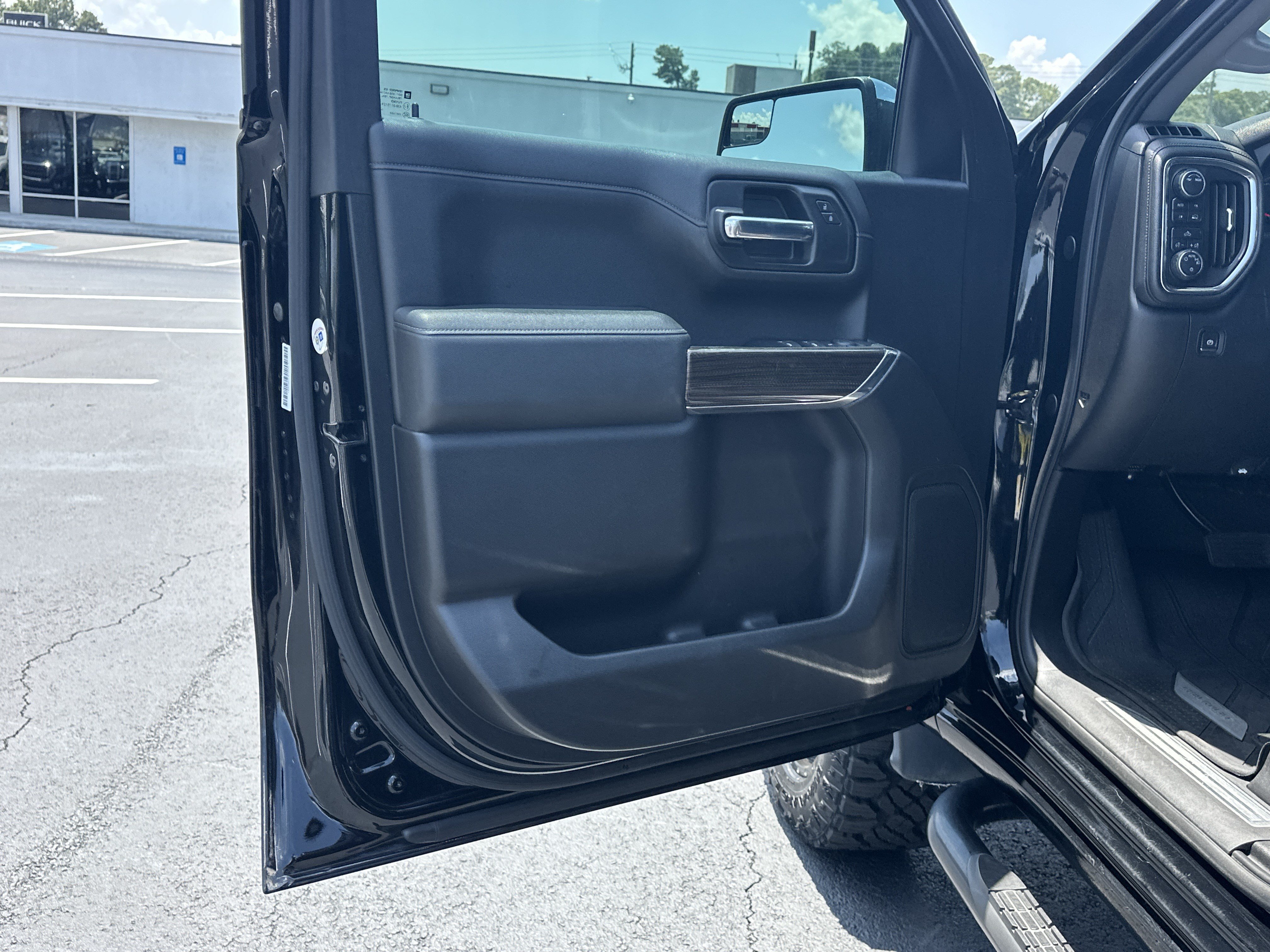 Used 2020 Chevrolet Silverado 1500 LT w/ Trailering Package AWD/4WD image 10