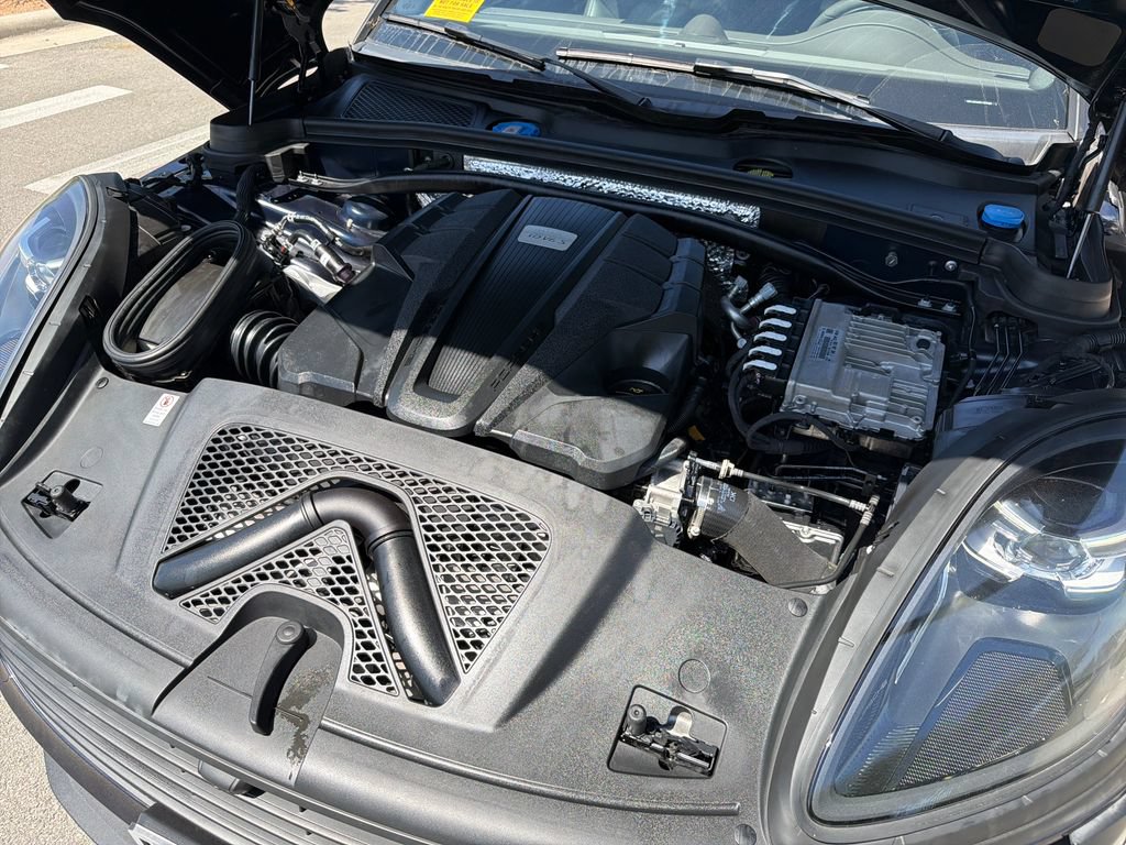 Used 2020 Porsche Macan S AWD/4WD image 18