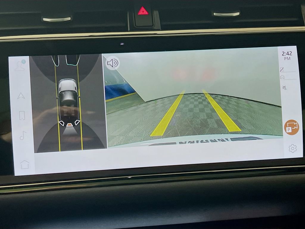 Used 2022 Land Rover Range Rover Evoque R-Dynamic SE image 14