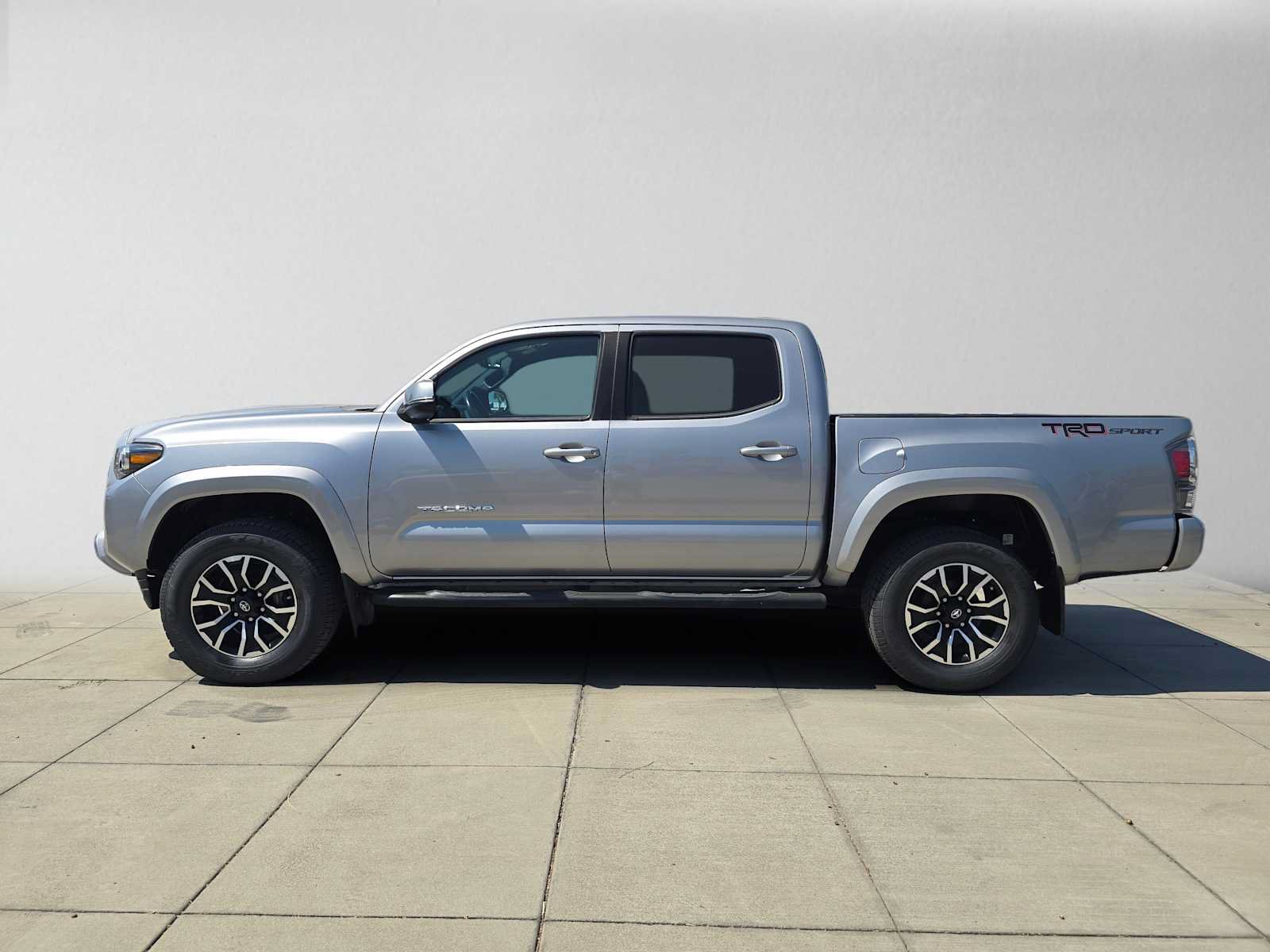 Used 2020 Toyota Tacoma TRD Sport w/ Technology Package RWD image 6