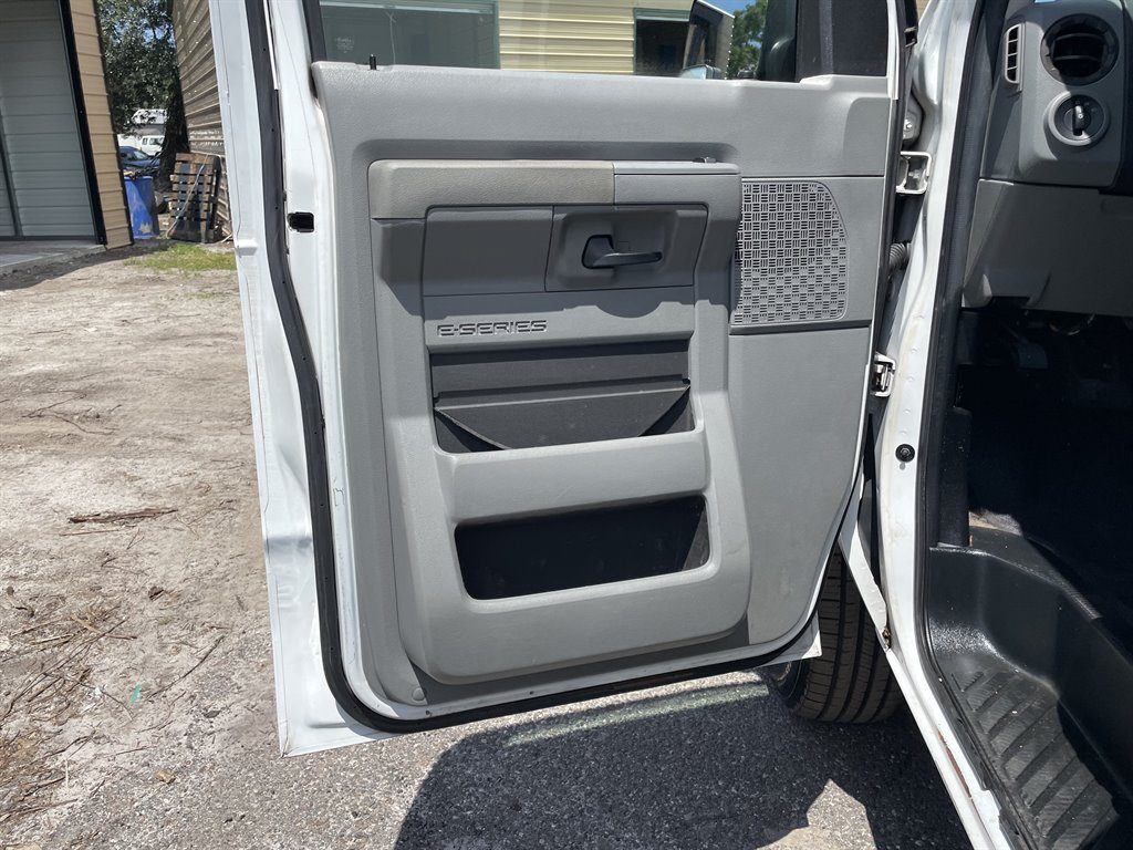 Used 2009 Ford E-250 and Econoline 250 Extended RWD image 31