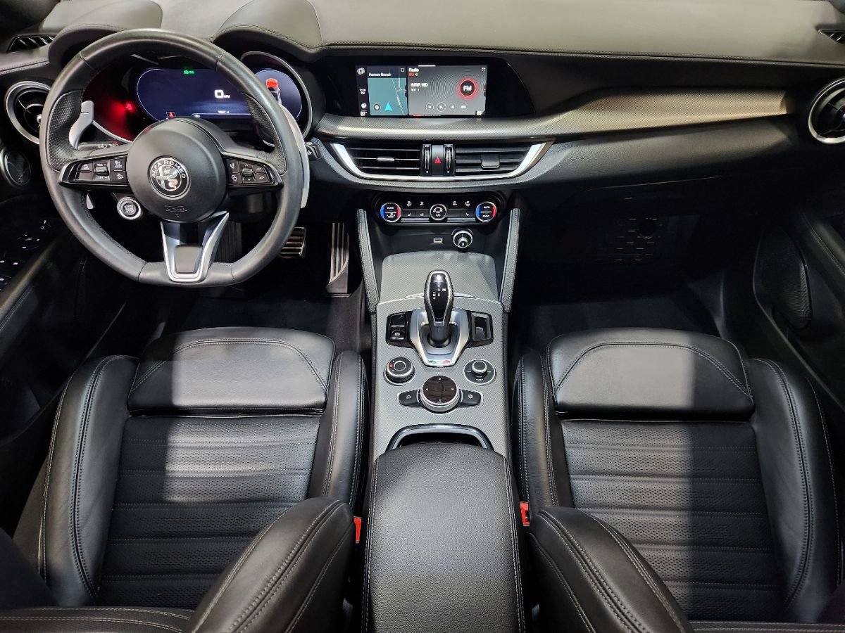 Used 2024 Alfa Romeo Stelvio Veloce AWD/4WD image 36