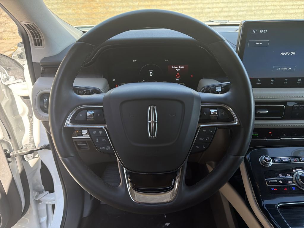 Used 2022 Lincoln Nautilus Reserve w/ Equipment Group 201A image 26