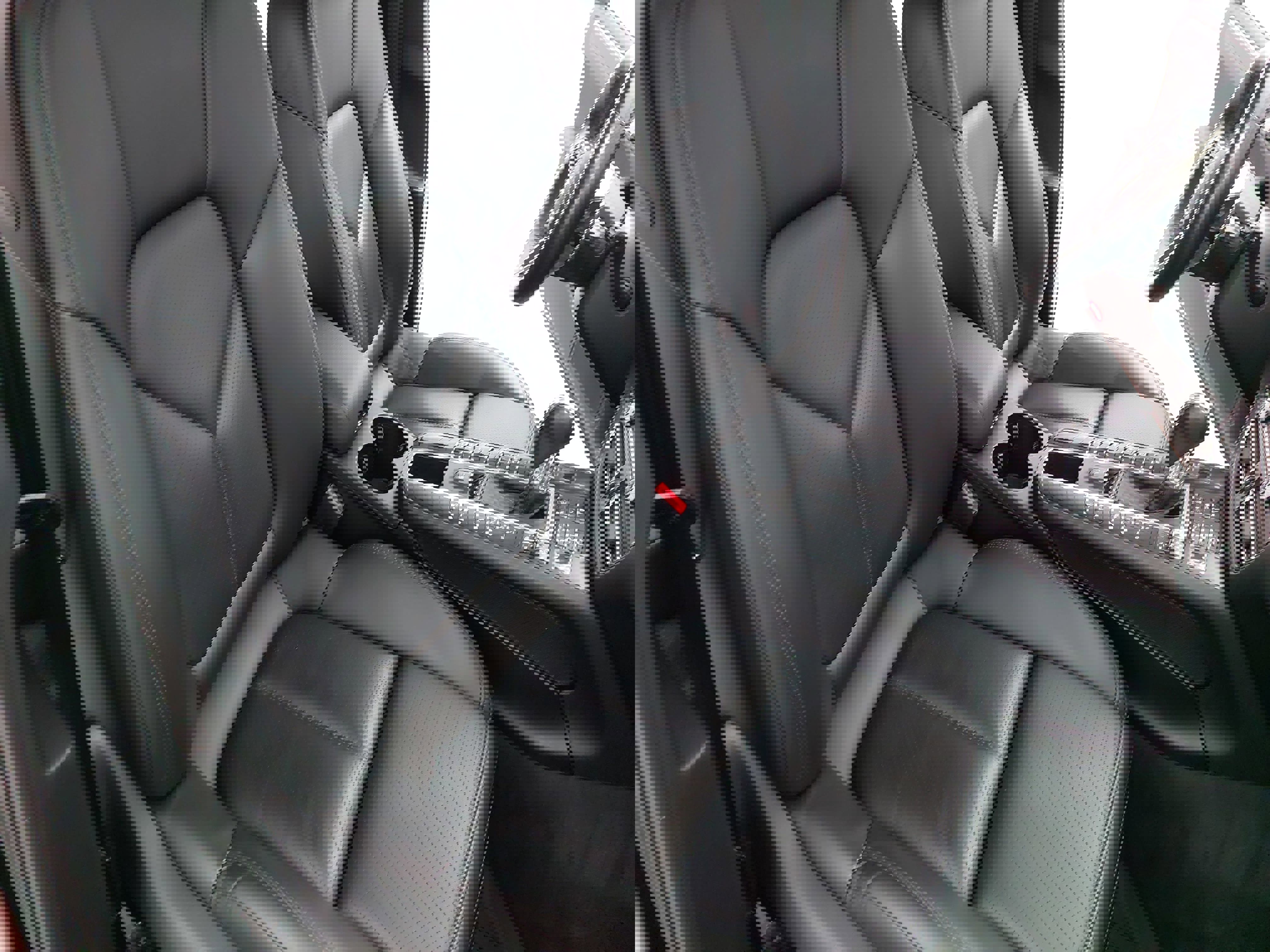 Certified 2021 Porsche Macan image 12