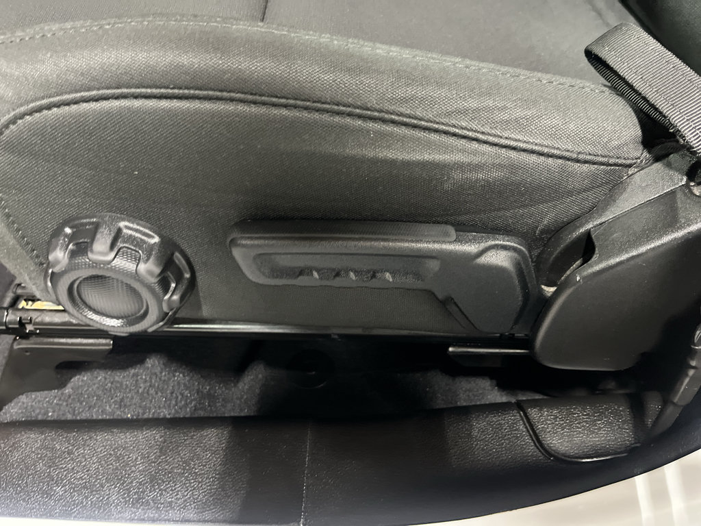 Used 2022 Jeep Wrangler Unlimited Sport AWD/4WD image 32