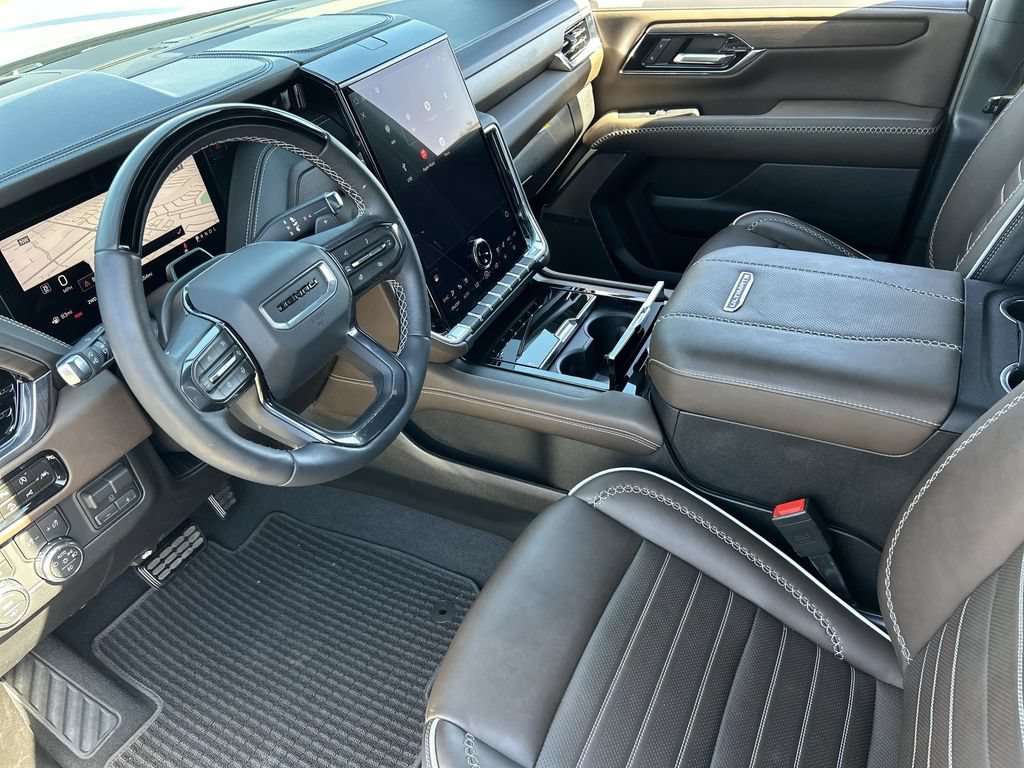 Used 2026 GMC Yukon Denali Ultimate AWD/4WD image 10