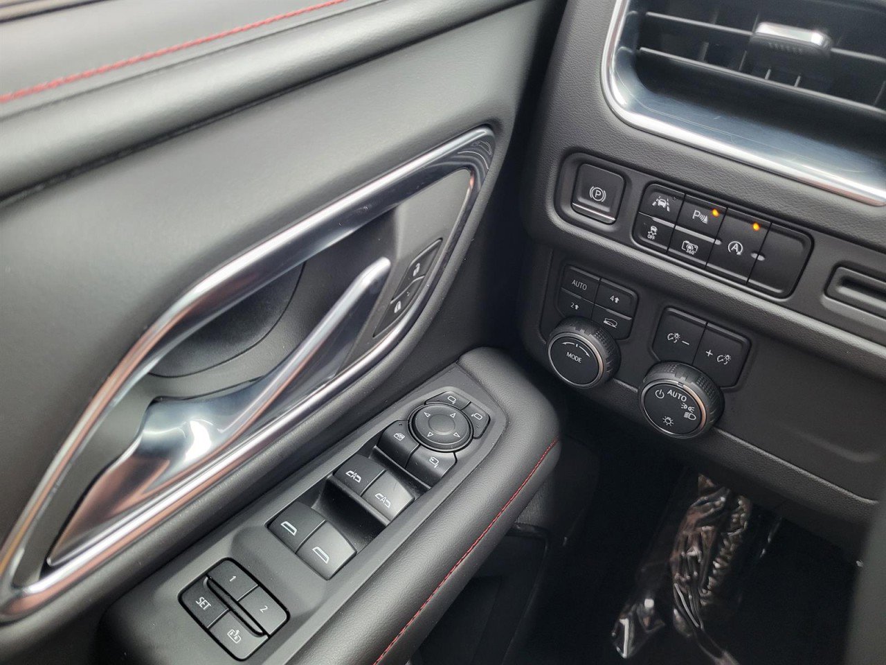 Used 2023 Chevrolet Tahoe RST w/ Luxury Package image 25