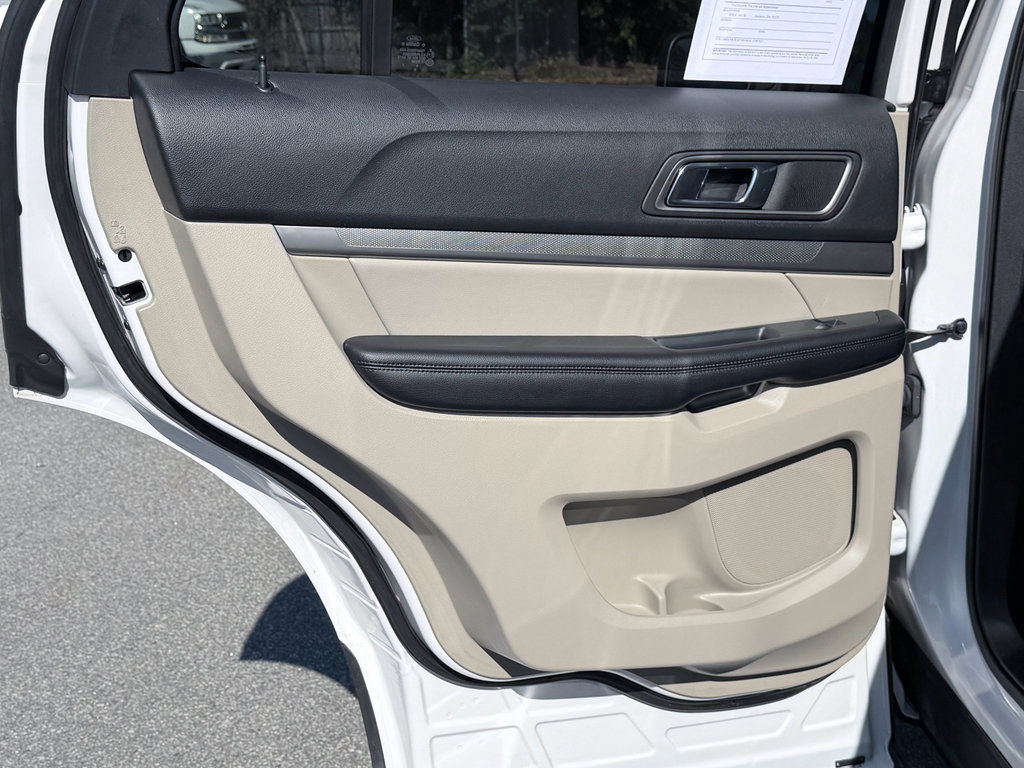 Used 2018 Ford Explorer XLT w/ Equipment Group 202A FWD image 35