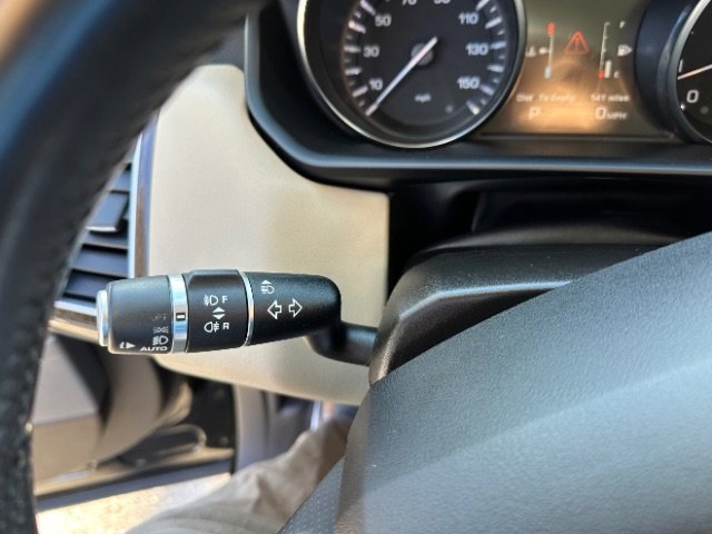 Used 2015 Land Rover Range Rover Sport HSE image 24