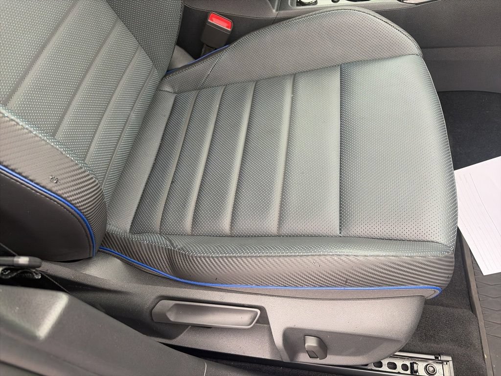 Used 2024 Volkswagen Golf R AWD/4WD image 33