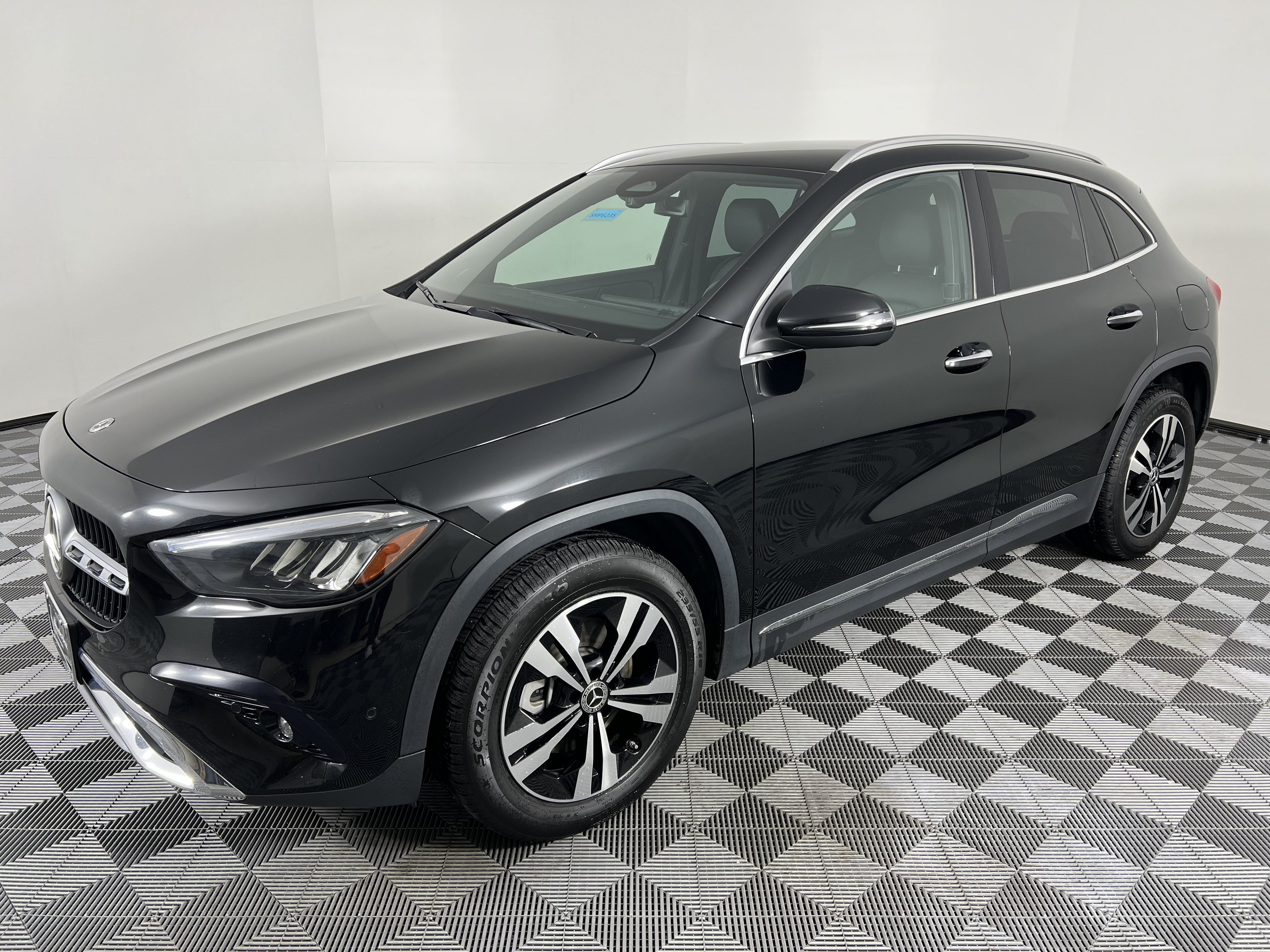 Certified 2025 Mercedes-Benz GLA 250 4MATIC image 8