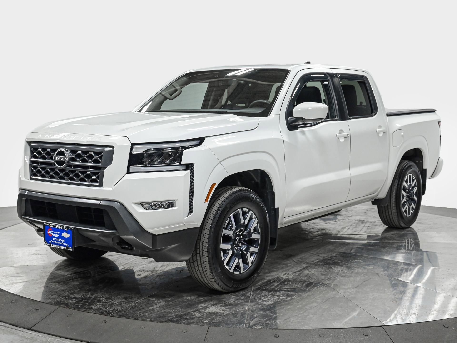 Used 2024 Nissan Frontier SL w/ Technology Package image 1