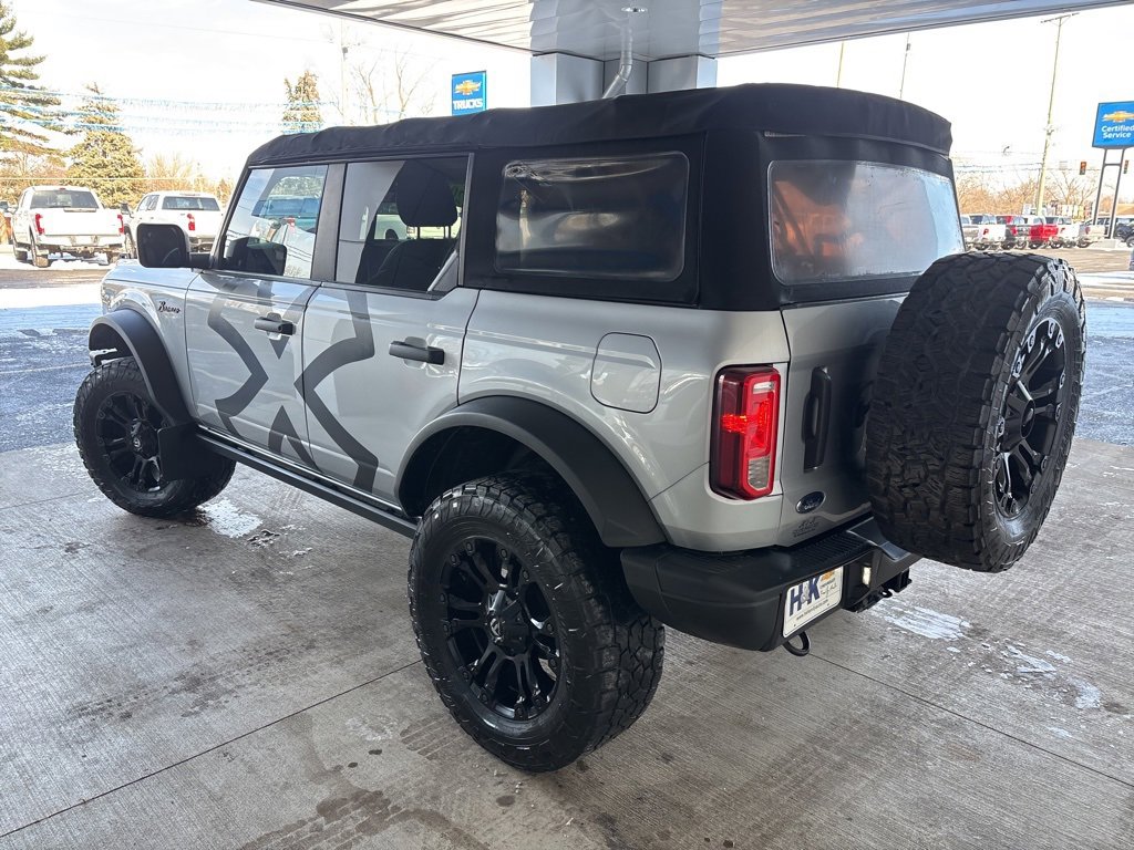 Used 2021 Ford Bronco Black Diamond image 4
