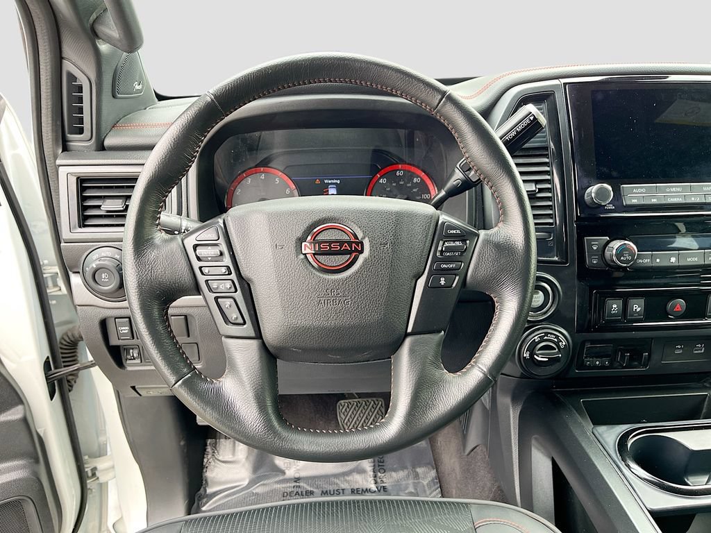 Used 2023 Nissan Titan PRO-4X AWD/4WD image 11