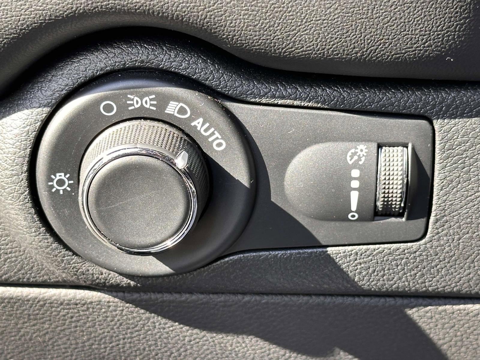 Used 2023 Dodge Durango SXT Launch Edition image 23