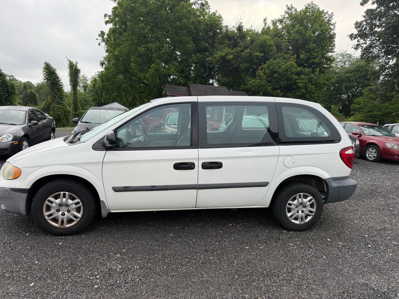 Used 2007 Dodge Caravan SE w/ Popular Equipment Group I FWD image 2
