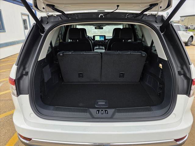 New 2025 Lincoln Aviator Reserve w/ Luxury Package image 6