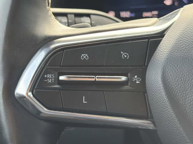 Used 2025 Chevrolet Traverse LT image 23