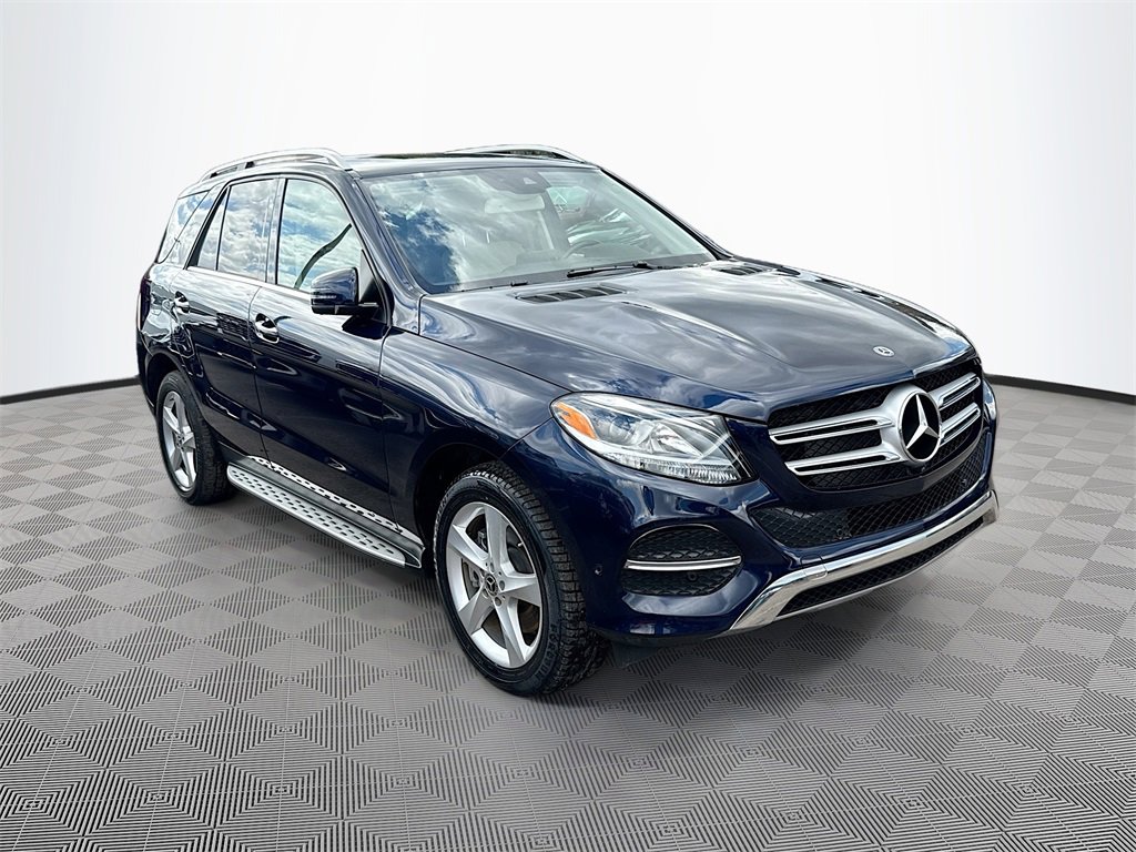 Used 2019 Mercedes-Benz GLE 400 4MATIC w/ Premium 1 Package image 4