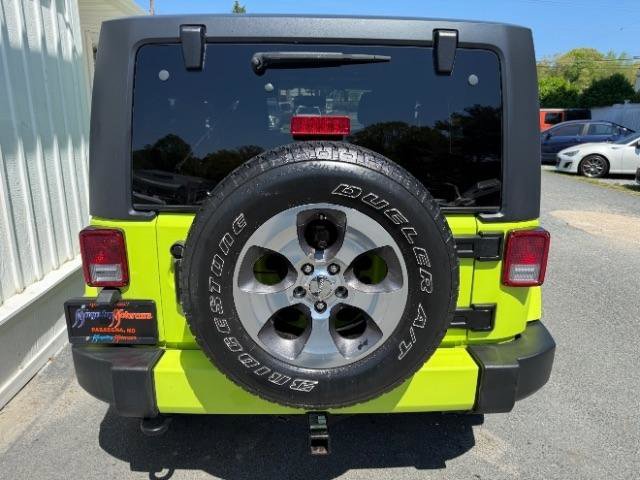 Used 2017 Jeep Wrangler Sahara AWD/4WD image 4