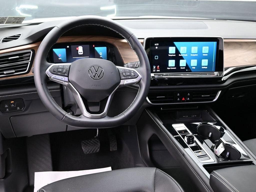 Used 2024 Volkswagen Atlas SE image 30
