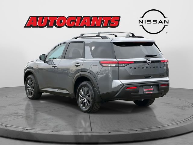 Used 2024 Nissan Pathfinder SV w/ Black Appearance Package image 5